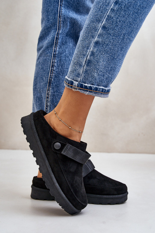 Moteriškos šlepetės su kailiu pamušalu ant Black Azida platformos