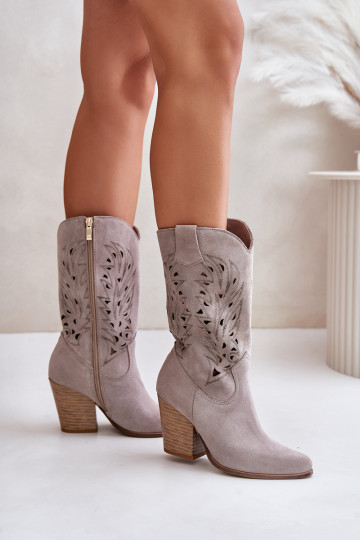 Ažūriniai batai iki vidurio blauzdos ant aukštakulnio zomšinio Lewski 3609 Cappucino