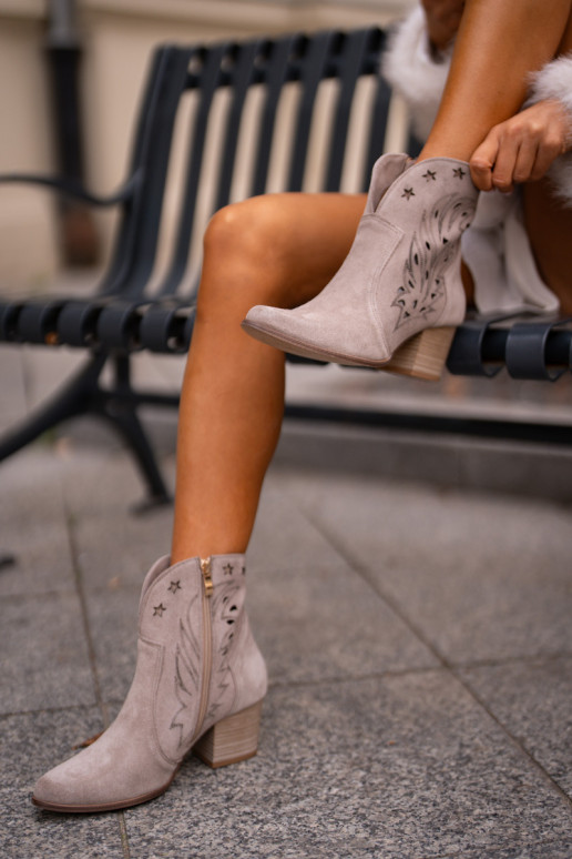 Ažūriniai zomšiniai kaubojiški batai ant aukšto kulno Lewski 3613 Cappucino