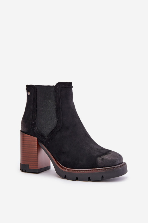 Izoliuoti moteriški kulkšnies batai, pagaminti iš ekologiškos zomšos Vinceza 58356 juodos