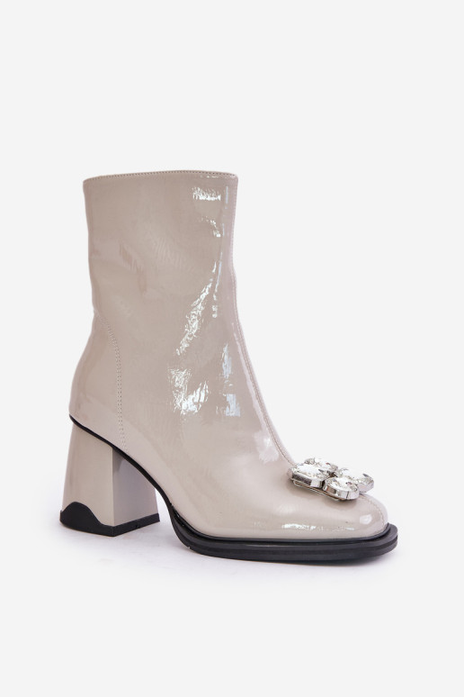 Patentuoti moteriški aukštakulniai batai su dekoracija D&A MR880-019 šviesiai pilka