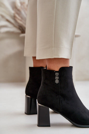 Izoliuoti ekologiški zomšiniai moteriški kulkšnies batai su užtrauktuku Black Erillia