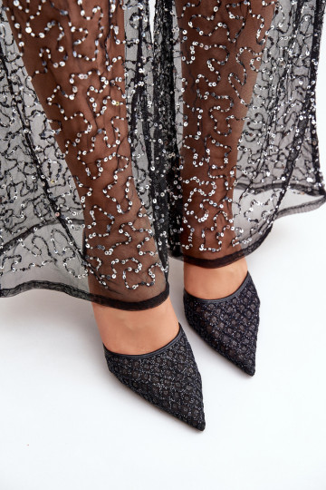 „Peep Toe“ stiletai, dekoruoti blizgučiais juodais „Berilae“.