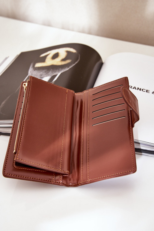 Moteriška piniginė, pagaminta iš ekologinės odos rudos „Kalinessa“.