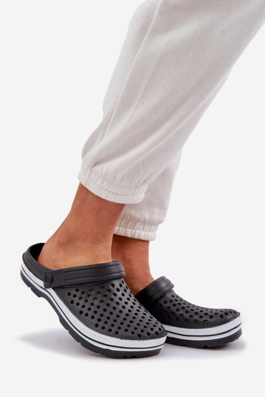 Šviesaus putplasčio moteriškos šlepetės, juodos Ardanica