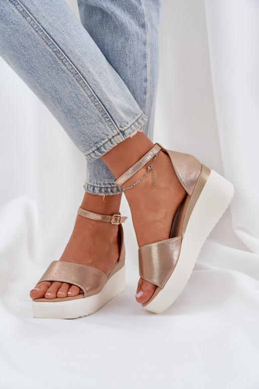 Lengvi platforminiai sandalai su Delicate Wedge Gold Gillifia