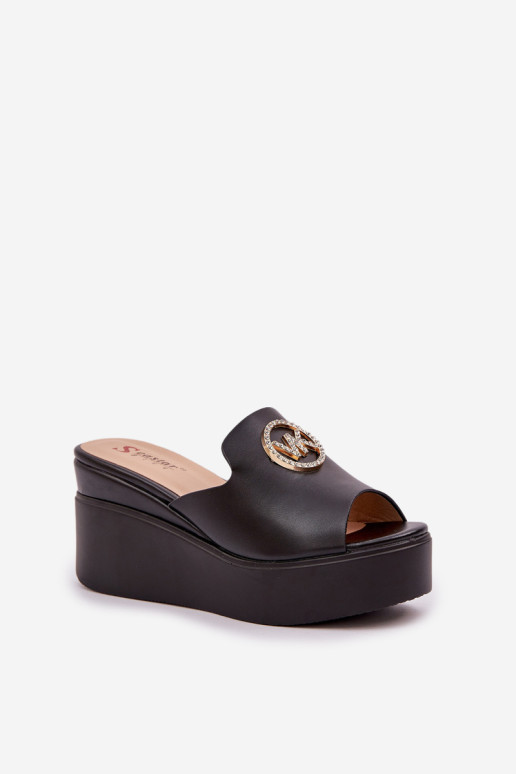 Platformos ir pleištinės šlepetės su dekoracija Black Nanessia