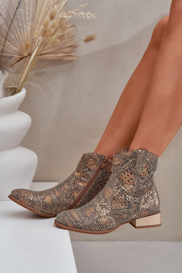 Ažūriniai moteriški kulkšnies batai žemakulniais, puošti gyvulinio rašto auksu Neliawen