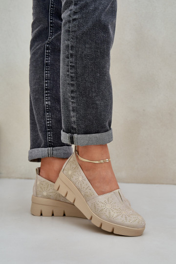 Moteriški ažūrinio rašto pleištiniai batai auksiniai Lisvia