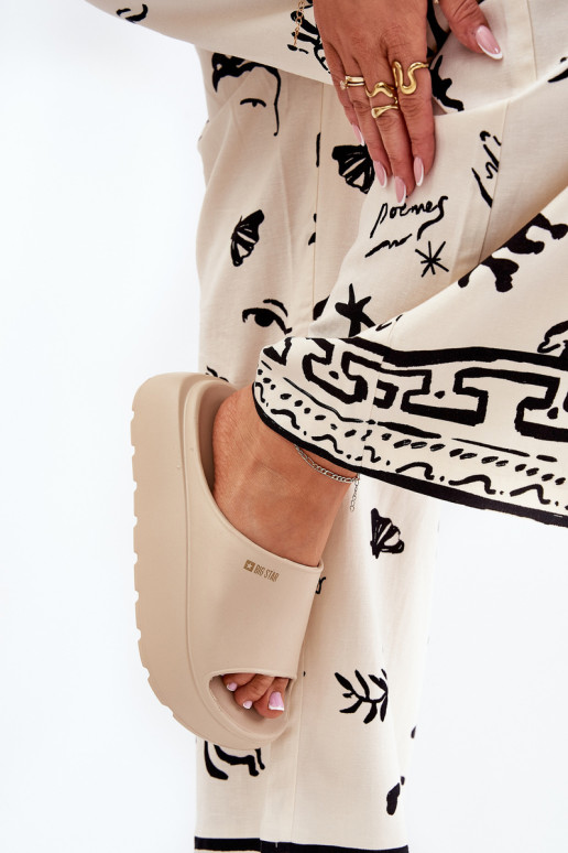 Moteriškos putplasčio šlepetės ant platformos „Big Star“ RR274A569 smėlio spalvos