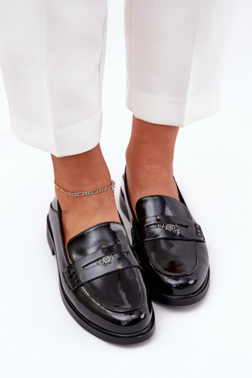 Elegantiški lakinės odos moteriški mokasinai Vinceza 18100 juodi