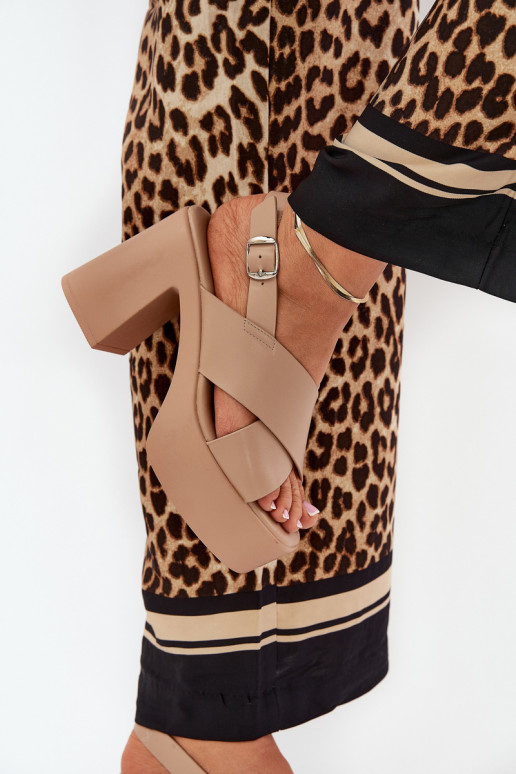 Moteriški sandalai su kulnu ir platforma, pagaminti iš ekologiškos chaki Annavin odos