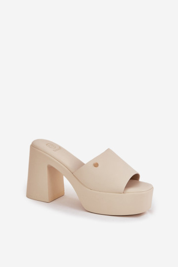 Ekologiškos odos moteriškos šlepetės ant kulno ir šviesiai smėlio spalvos tamirella platformos 2