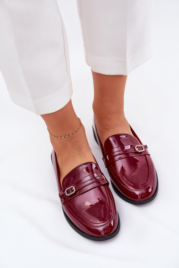 Lakinės odos moteriški mokasinai su dekoratyvine sagtimi Burgundy Mollan