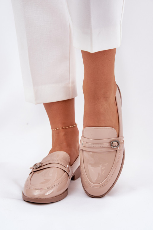 Lakinės odos moteriški mokasinai su dekoratyvine sagtimi smėlio spalvos Mollan