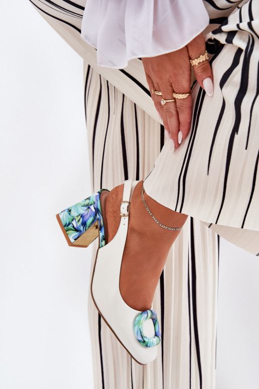 Moteriškos odinės basutės su kulnu D&A CR51-002 baltos