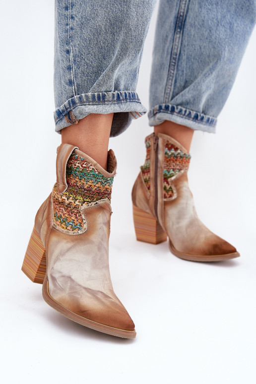 Odiniai kaubojiški batai su dekoratyvine pyne Maciejka 06810-29 Daugiaspalvė