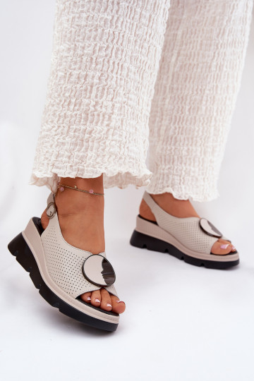 Odiniai moteriški sandalai ant pleišto su puošmena S.Barski LR51-788 Beige