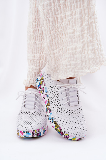 Odiniai ažūriniai moteriški batai su pleištu Butterfly Artiker 56C1618 Balta