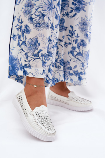 Moteriški odiniai mokasinai su ažūriniu raštu Vinceza 88028 Balta