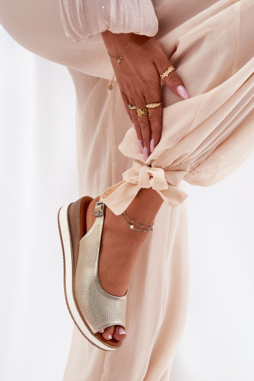 Artiker 56C2312 odiniai pleištiniai sandalai auksiniai