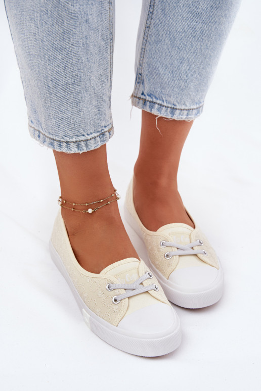 Sportbačiai Moteriški sportbačiai su siuvinėjimu Lee Cooper LCW-25-31-3445L Beige