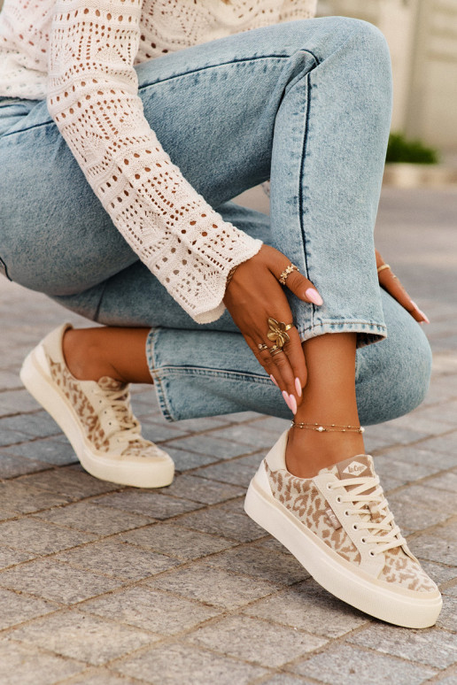 Lee Cooper moteriški leopardo rašto sportbačiai žemapadžiai LCW-25-02-3330L smėlio spalvos