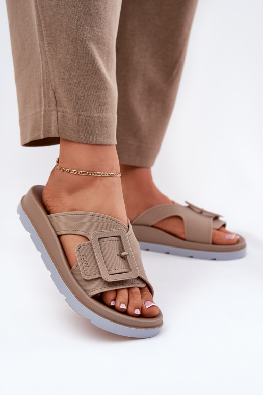 Kvapios moteriškos šlepetės su dekoratyvine sagtimi ZAXY RR285076 smėlio spalvos
