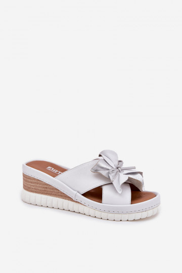 Moteriškos odinės basutės su pleišto formos padais ir dekoratyvine gėle Artiker 54C0538, baltos ir sidabrinės spalvos 2