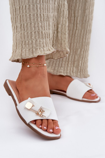 Moteriškos plokščiapadžiai šlepetės su kaspinu, baltos Sallariela