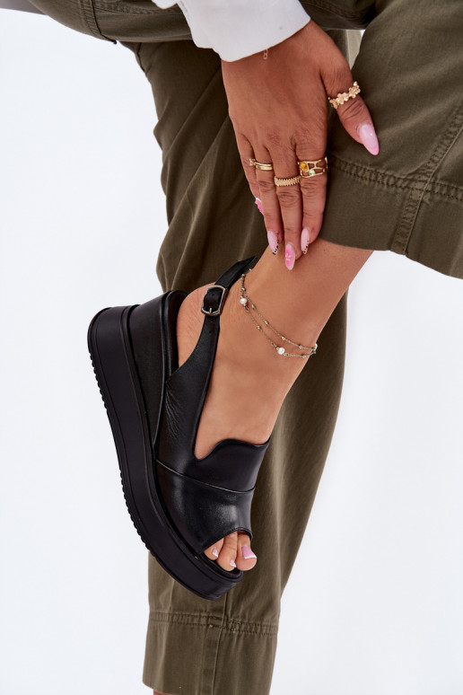 Artiker 52C0484 juodos odinės moteriškos basutės su pleištu