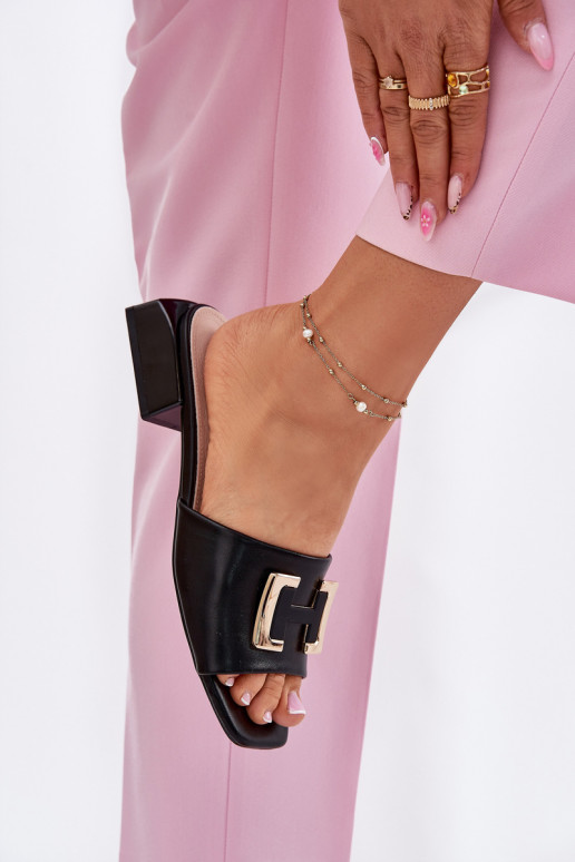 Elegantiškos moteriškos šlepetės su auksinėmis detalėmis Vinceza 62229 Black