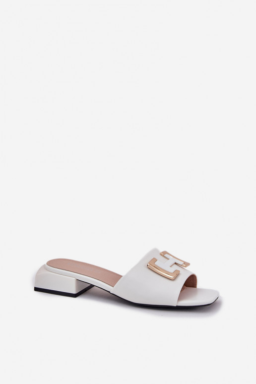 Elegantiškos moteriškos šlepetės su auksinėmis detalėmis Vinceza 62229 White