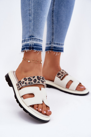 Vinceza 66769 šviesiai smėlio spalvos odinės moteriškos šlepetės su lipdukais