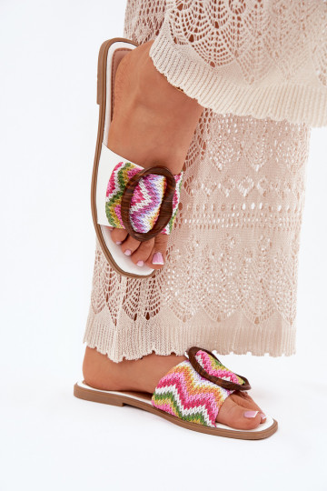 Moteriškos plokščiapadžiai šlepetės su dekoratyvine sagtimi, baltos Luwam