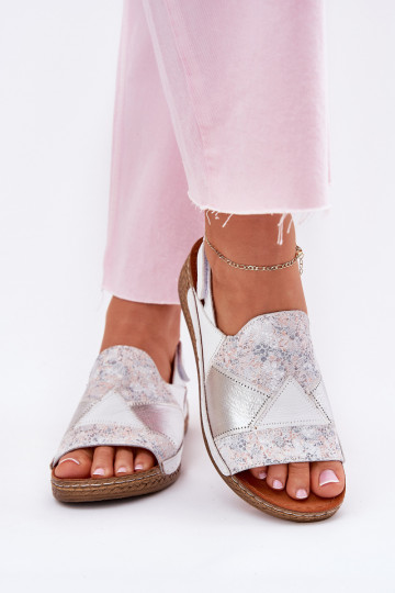 Maciejka L7067-11 moteriškos odinės basutės su pleištu ir kasytėmis, baltos