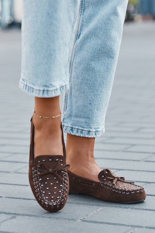 Prissine rudos spalvos puošti moteriški mokasinai iš ekologiškos zomšos