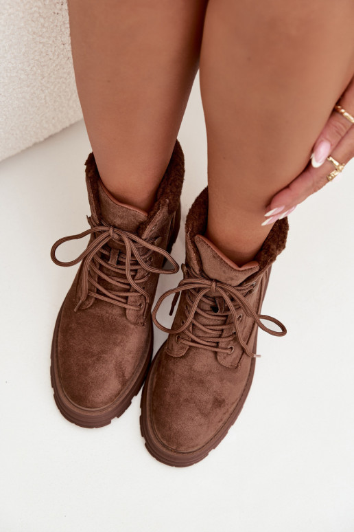 Lyrinne rudi izoliuoti moteriški aulinukai su raišteliais