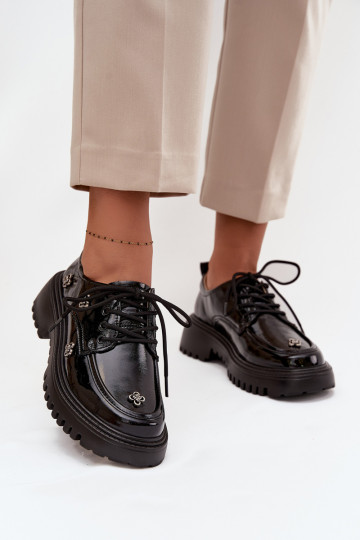 Artiker 57C0333 juodos lakuotos odos moteriški žemakulniai bateliai su smeigtukais