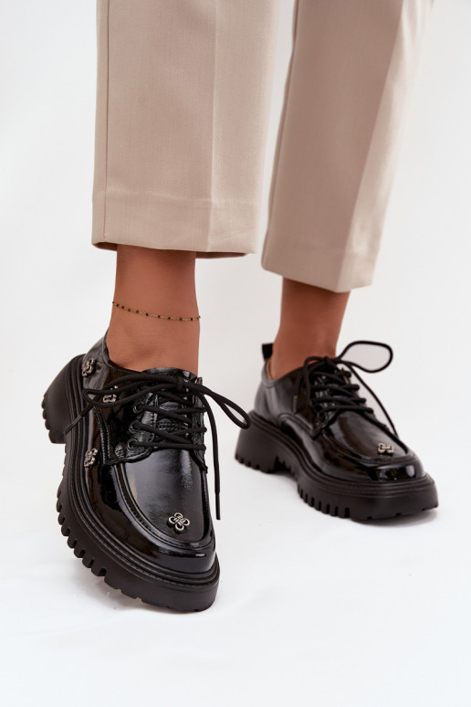 Artiker 57C0333 juodos lakuotos odos moteriški žemakulniai bateliai su smeigtukais