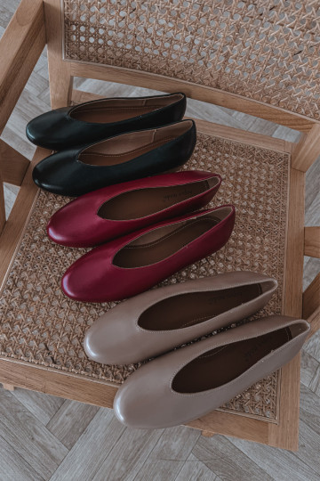 Moteriškos juodos „Olyssia“ ekologiškos odos plokščiapadžiai balerinos