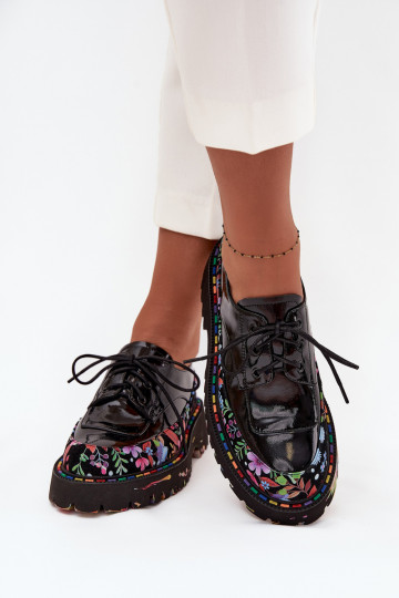 Artiker 57C0174 juodi lakuotos odos žemakulniai bateliai su raštu