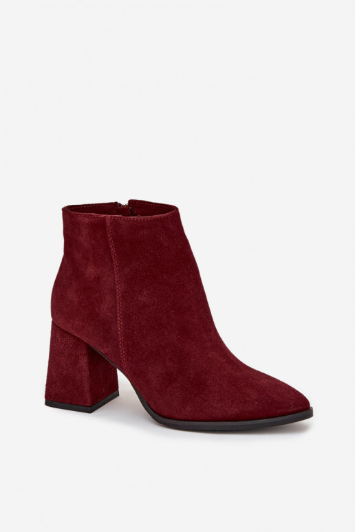 Natūralios zomšos aulinukai su blokiniu kulnu, izoliuoti bordo spalvos „Zazoo 3128“