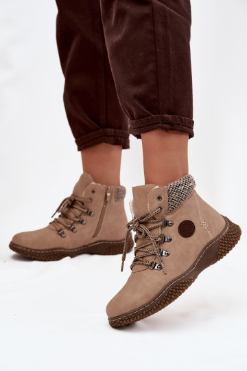 Moteriški smėlio spalvos „Zenaya“ izoliuoti žygio batai