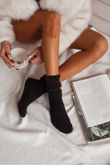 Moteriškos vilnonės alpakų kojinės iš juodos