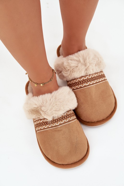 Moteriškos šlepetės su kailiu ir siuvinėjimu Camel spalvos Devianne