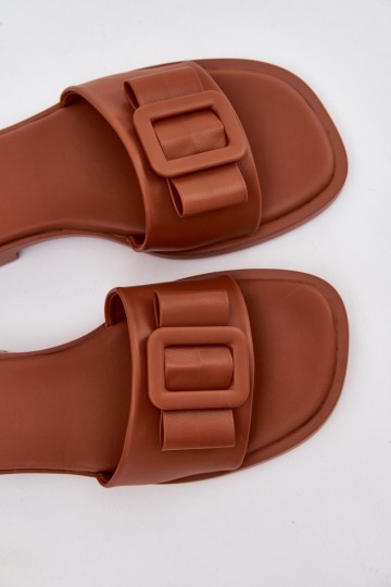 Melivra moteriškos plokščios basutės su sagtimi camel spalvos