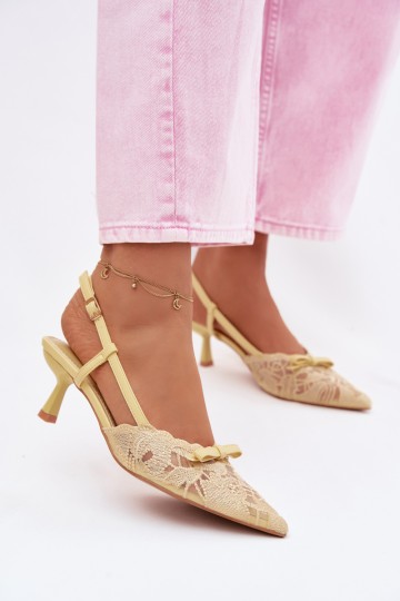 Moteriškos nėriniuotos basutės su kulniukais ir kaspinu, geltonos spalvos Maribelle rašto