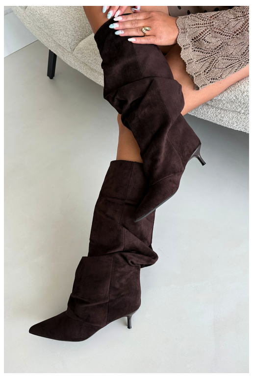 Šokoladiniai zomšiniai „Kitten Heel Slip-On“ batai